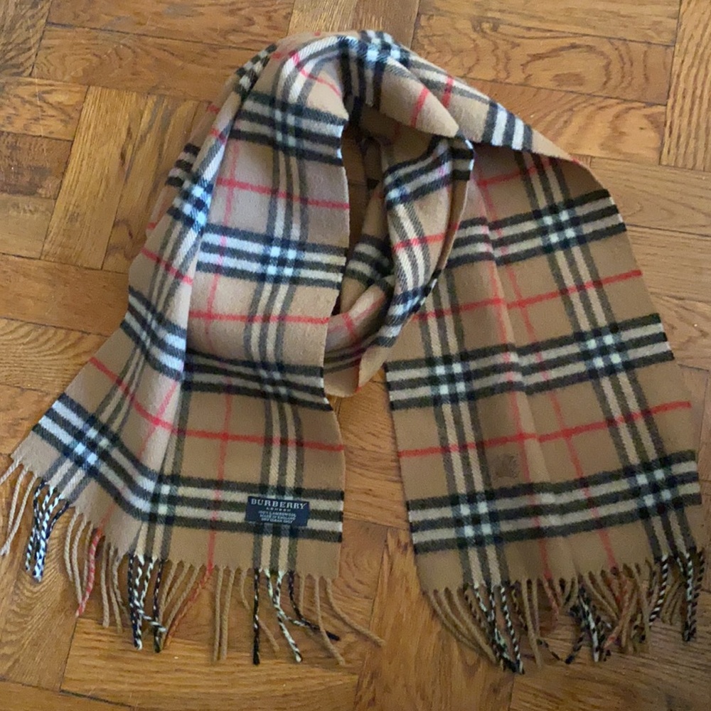 Authentic Burberry classic plaid 100% lambs wool scarf - Picture 4 of 4